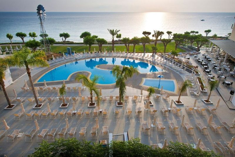 Pernera Beach Hotel - Image 1