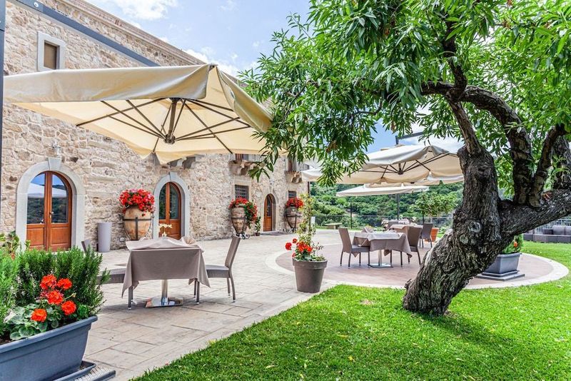 Villa Ginevra Hotel - Image 1