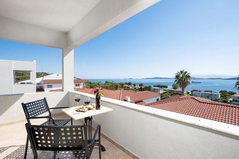 Alexandros Palace Hotel & Suites - Image 6