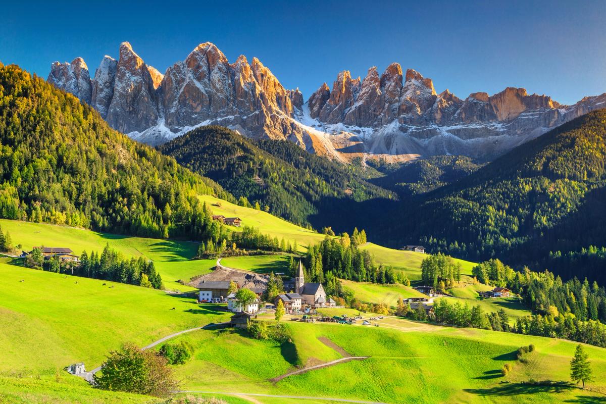 Fantastisk utsikt over Dolomittene i Italia