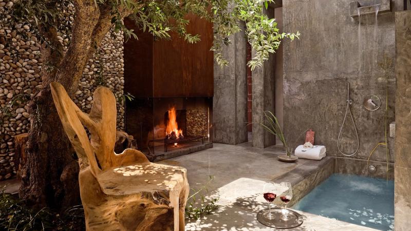 Badrum med eldstad Hotel Areias do Seixo Santa Cruz, Portugal Hideaways