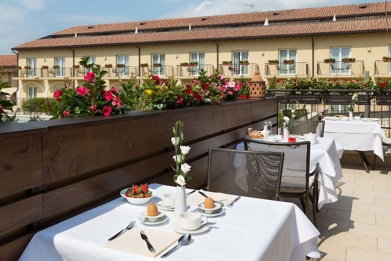 Leonardo Hotel Lago di Garda - Wellness and Spa - Image 6