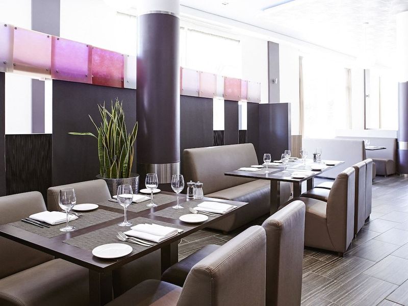 Novotel London Greenwich - Image 8