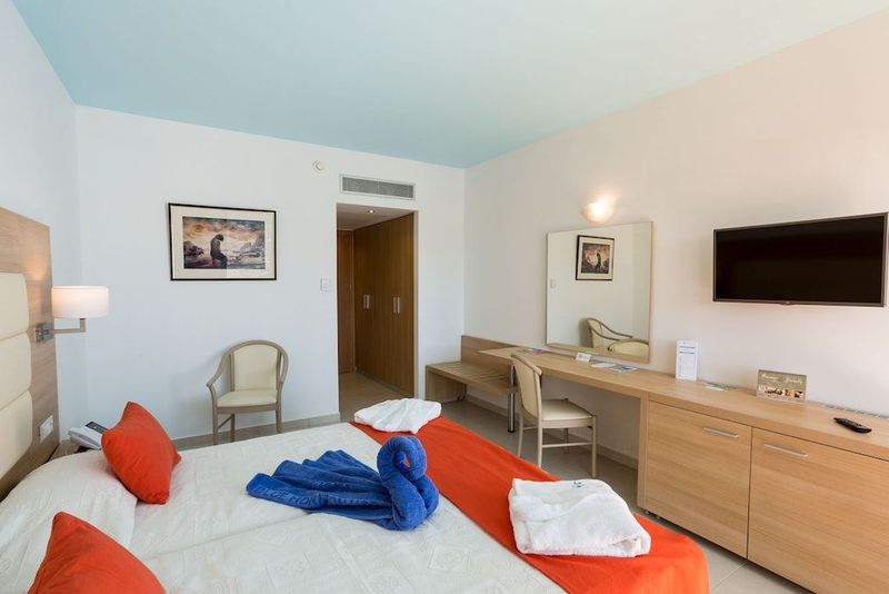 Blue Horizon Hotel - Image 6