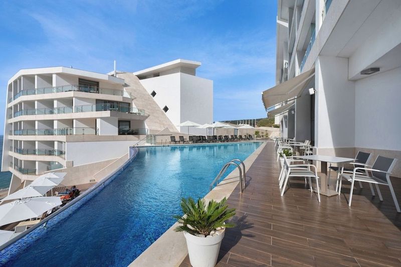 Sesimbra Oceanfront Hotel - Image 5