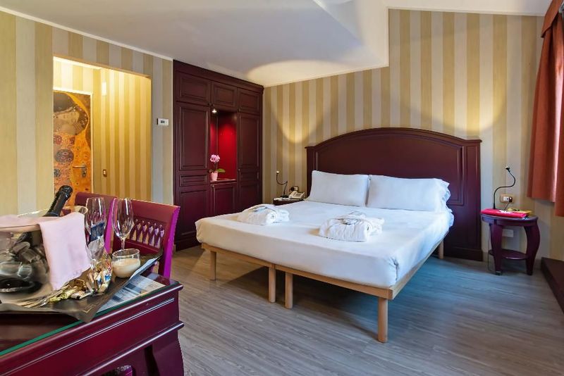 Hotel La Fenice et des Artistes - Image 4