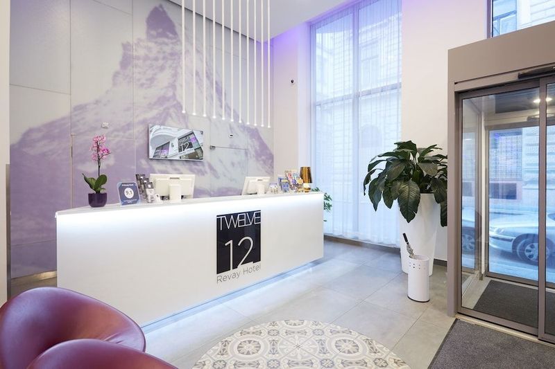 12 Revay Hotel - Image 4