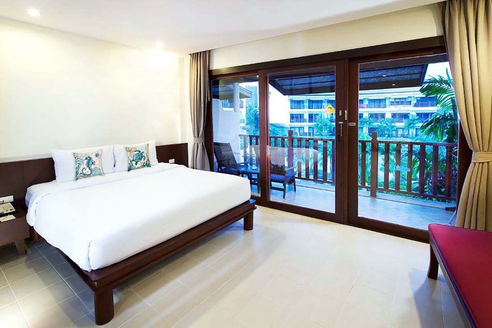 Arinara Bangtao Beach Resort - Image 2