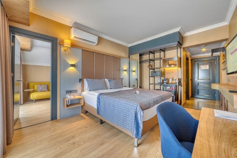 Numa Port Hotel - Image 10