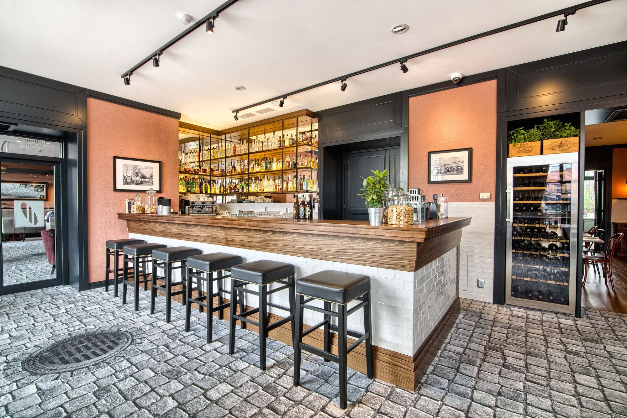 Hanza Hotel - Image 10