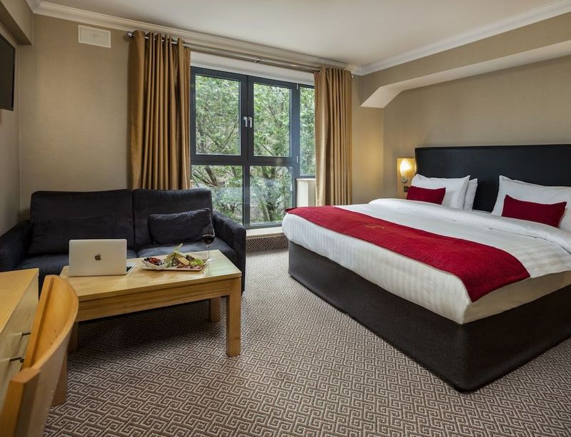 Academy Plaza Hotel - Image 6