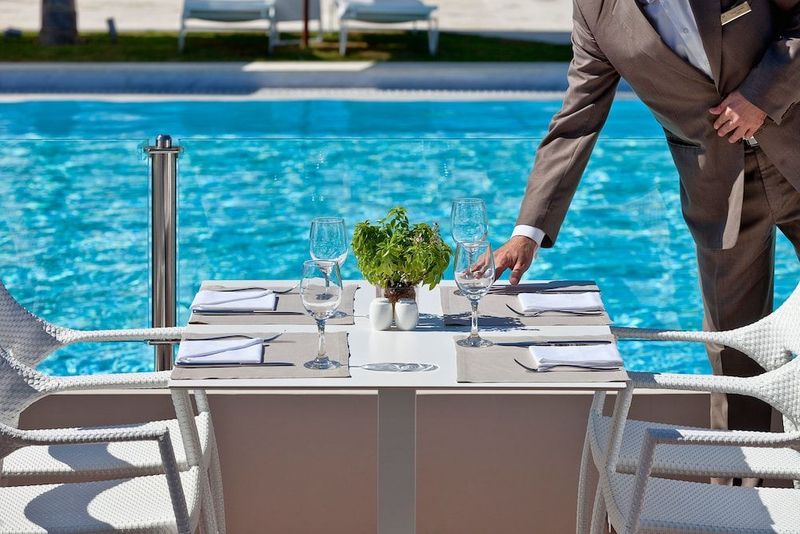 Avra Imperial Beach Resort & SPA - Image 4