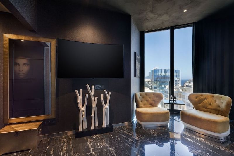 Hugo's Boutique Hotel - Image 6