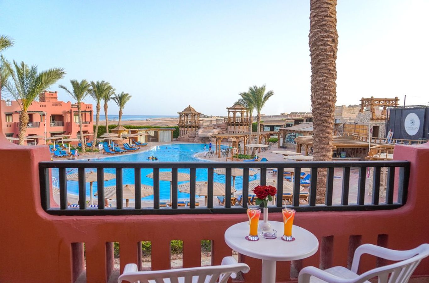 Charmillion Sea Life Resort ligger i Sharm el Sheikh i Egypten og har en privat strand.