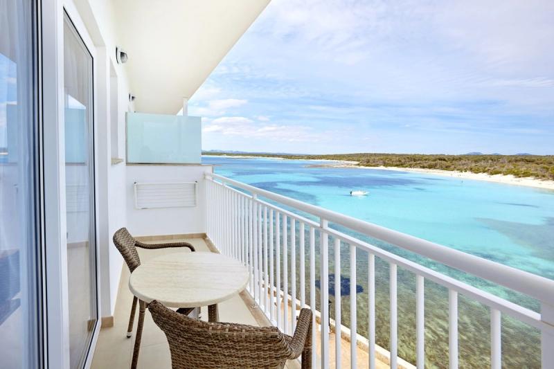 Universal Hotel Marques - Image 3