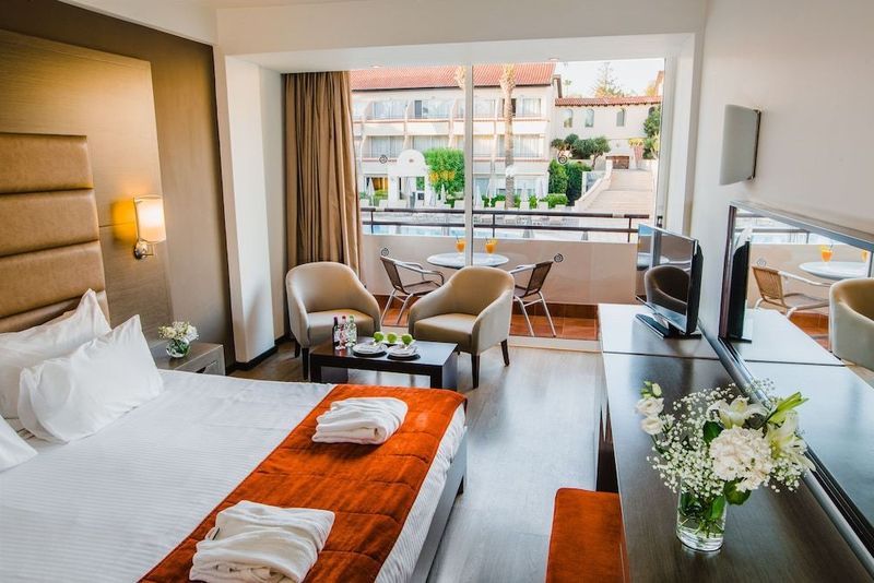 Napa Plaza Hotel - Image 2