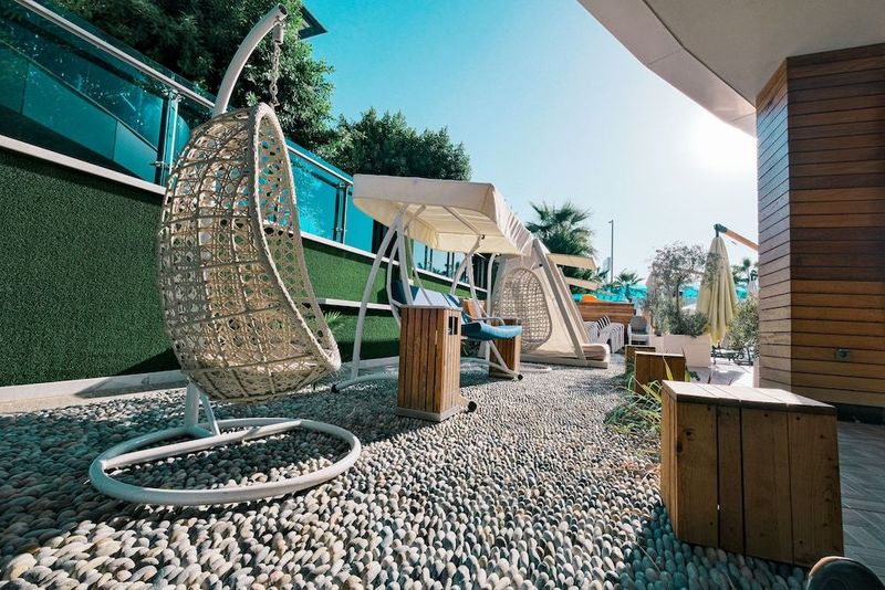 Sunprime C-Lounge Hotel - Image 6