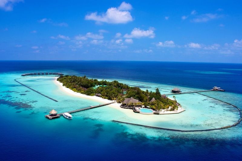 Komandoo Island Resort & Spa - Image 1