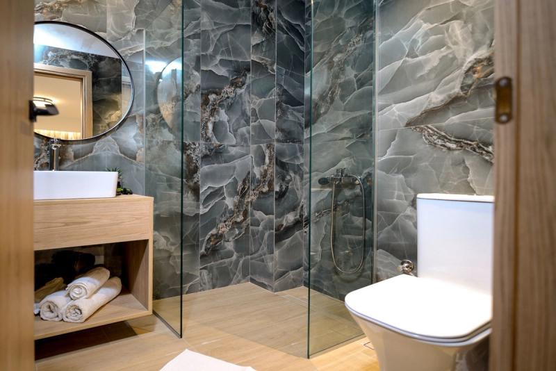 Soho Blue City Hotel - Image 5