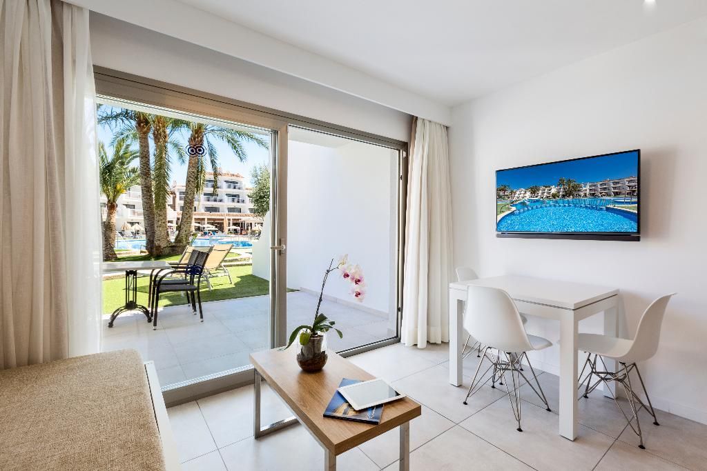 Ca's Saboners Beach Aparthotel - Image 9