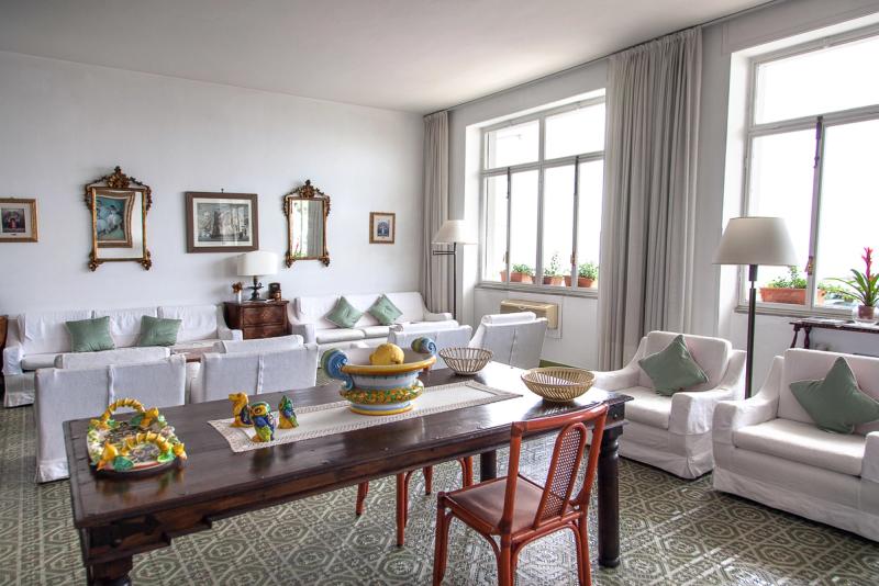 Hotel Bellevue Suite - Image 6