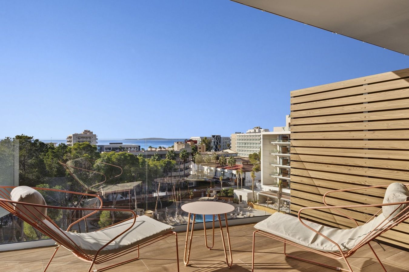 Bestil et værelse med balkon på Aubamar Suites & Spa i Playa de Palma