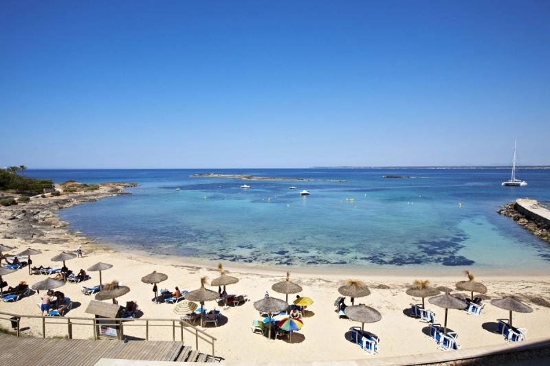 Universal Hotel Marques - Image 4