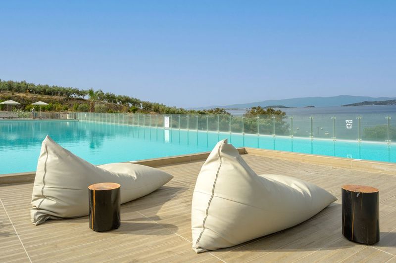Akrathos Beach Hotel - Image 3