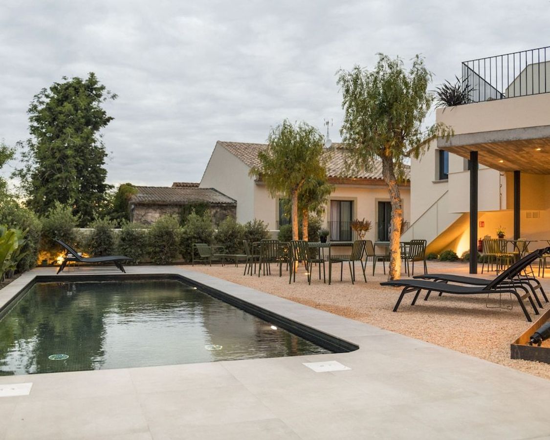 Alta House Begur har en central beliggenhed i Begur og tilbyder både have og pool i smukke, rustikke omgivelser.