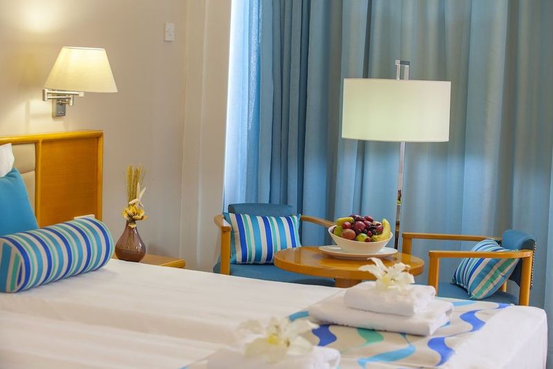 Cavo Maris Beach Hotel - Image 6