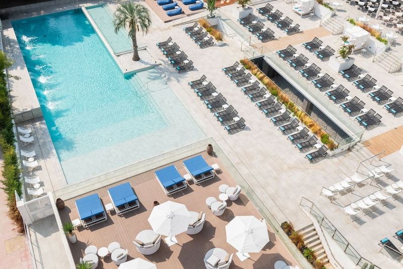 L'Azure Hotel - Image 6