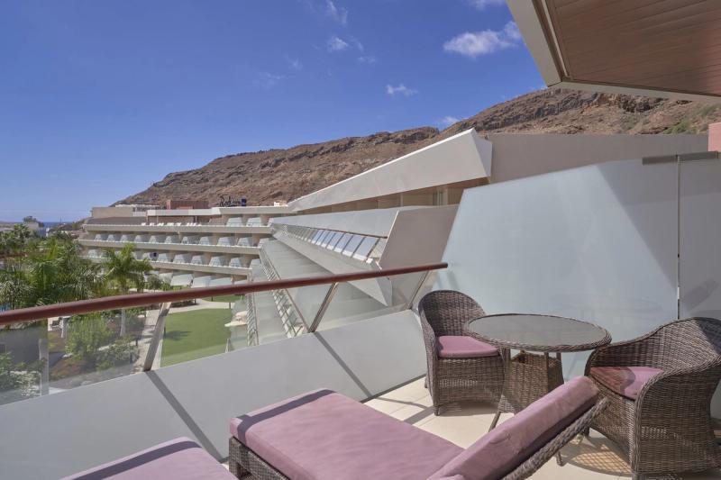 Radisson Blu Resort & Spa Mogan - Image 2