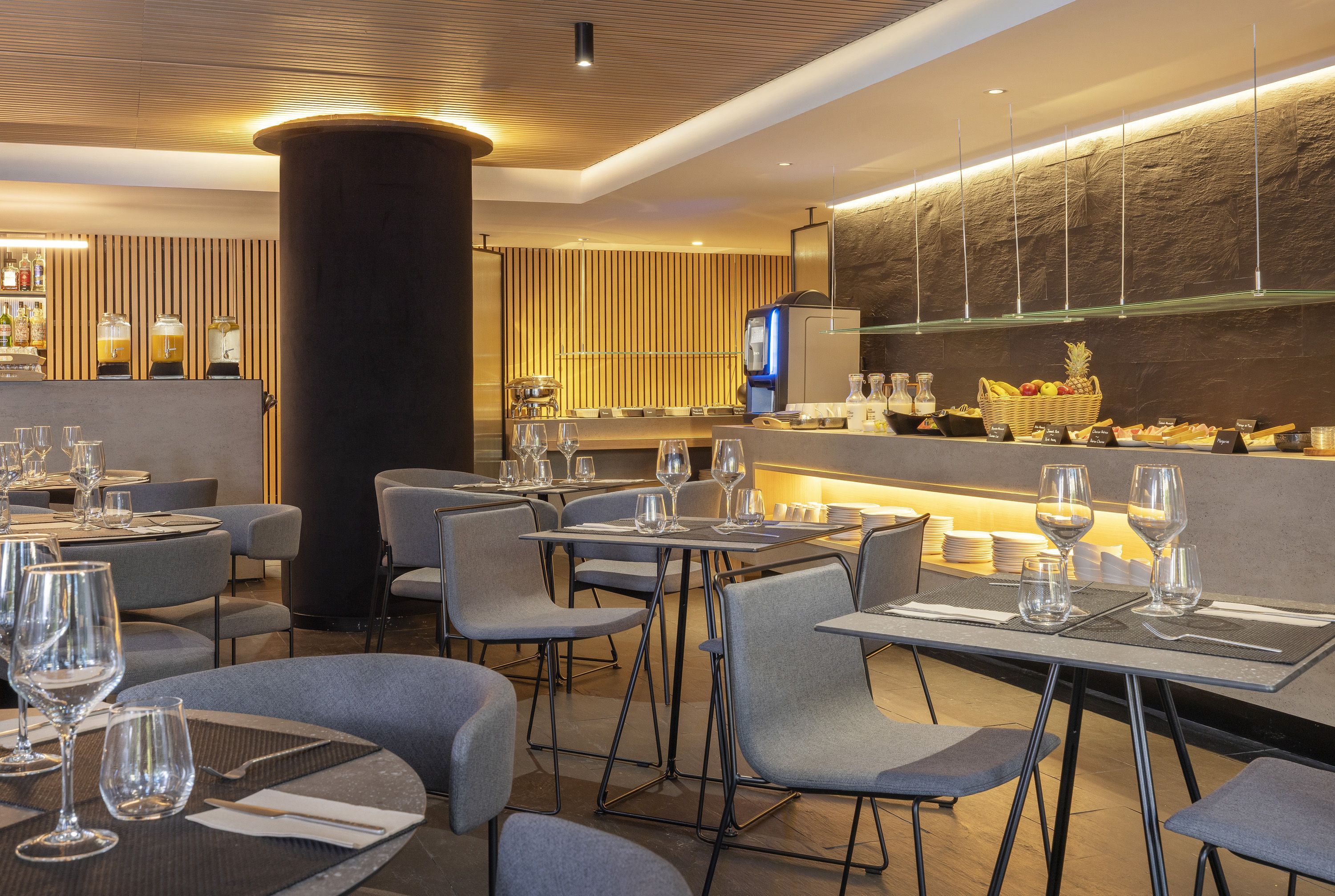 HM Jaime III Hotel - Image 4