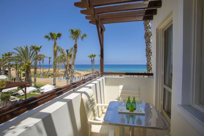 Louis Althea Beach - Image 3