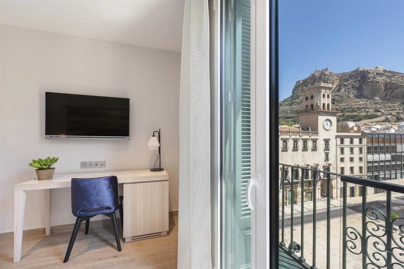 Eurostars Mediterranea Plaza - Image 2