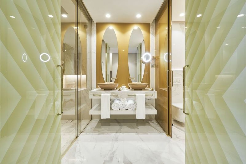 Savoy Palace - Image 4