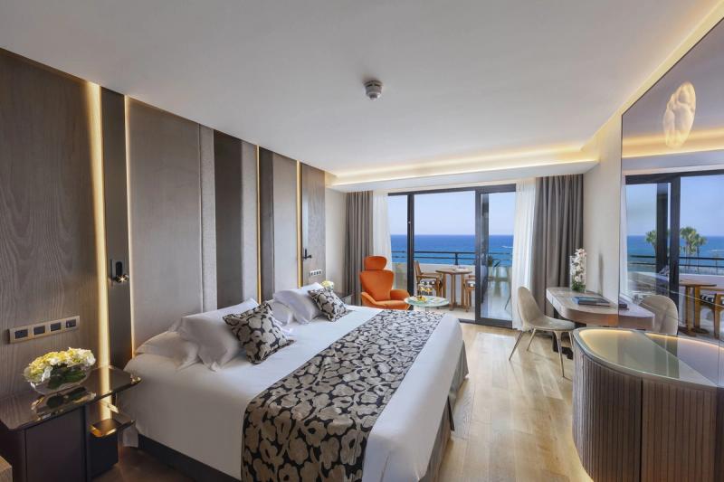 Amathus Beach Hotel Limassol - Image 6