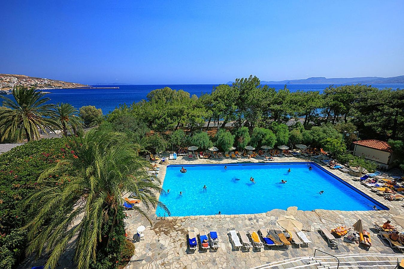 En af hotellets pools på Sitia Beach City Resort & Spa Grækenland