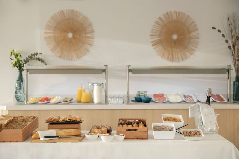 PortoDrach Aparthotel & Suites - Image 6