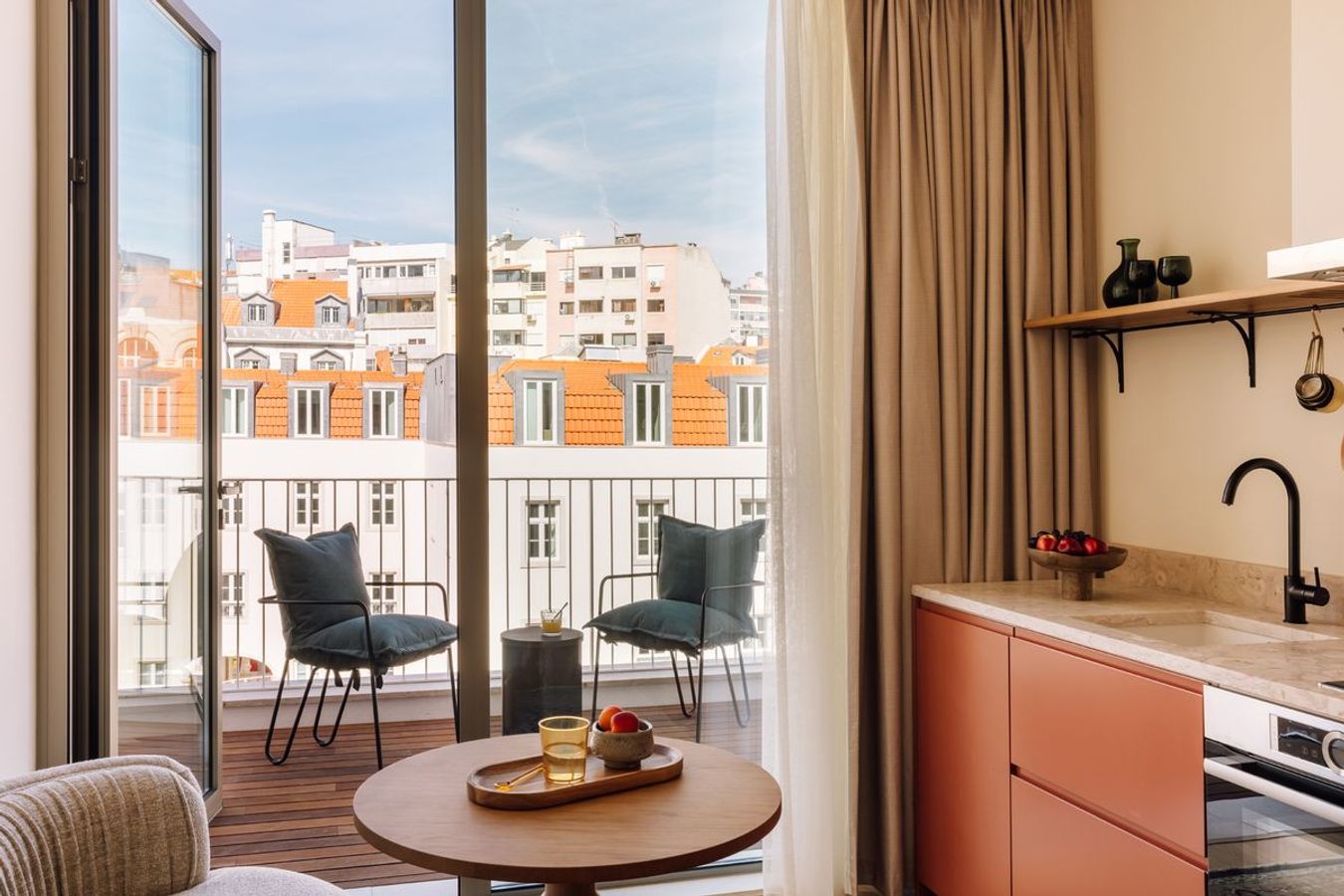 Locke de Santa Joana tilbyder smukt designede lejligheder i Lissabon