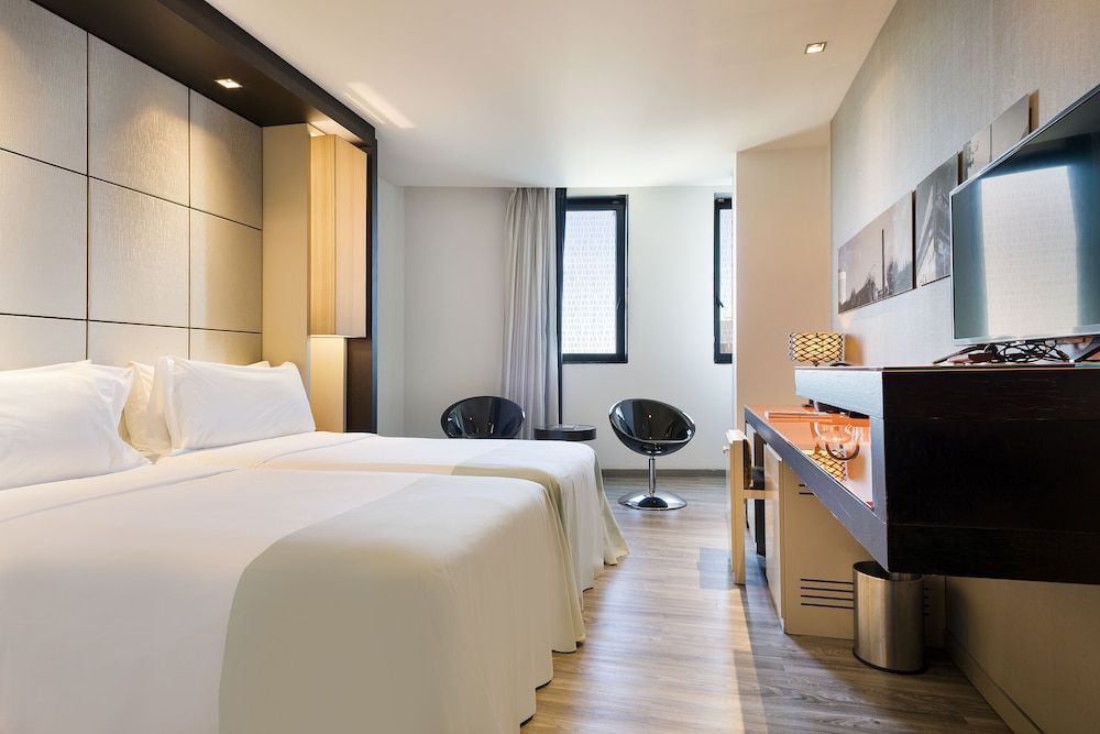 Hotel Barcelona Condal Mar, managed by Melia - Image 7