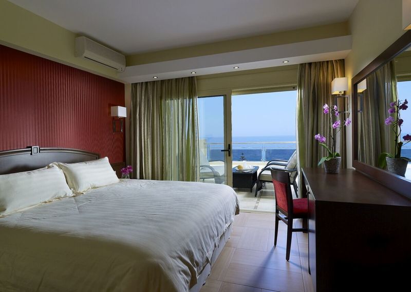 Macaris Suites & Spa - Image 5
