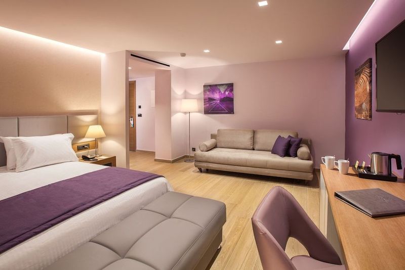 Blue Lagoon City Hotel - Image 5