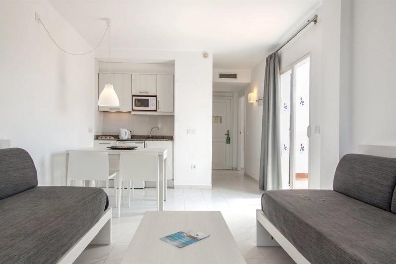 OLA Apartamentos Cala d'Or - Image 2