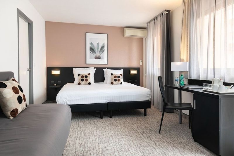 Mediterranee Hotel - Image 8