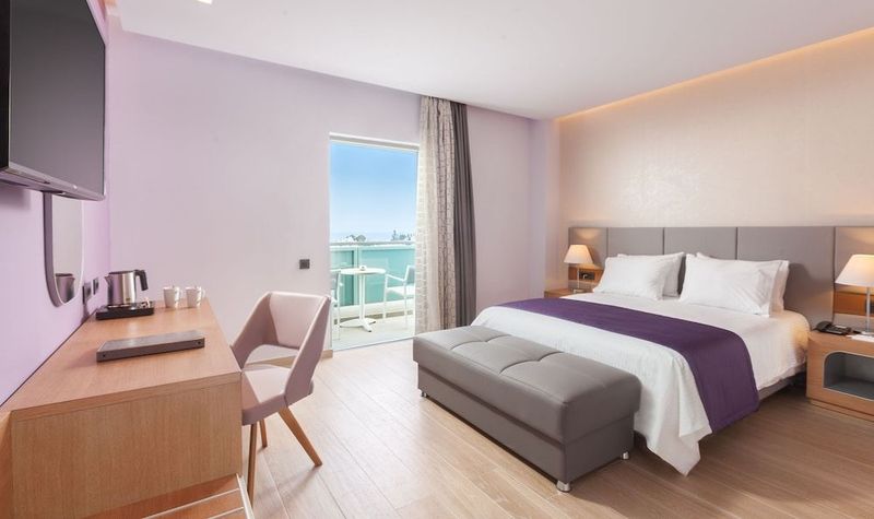Blue Lagoon City Hotel - Image 2