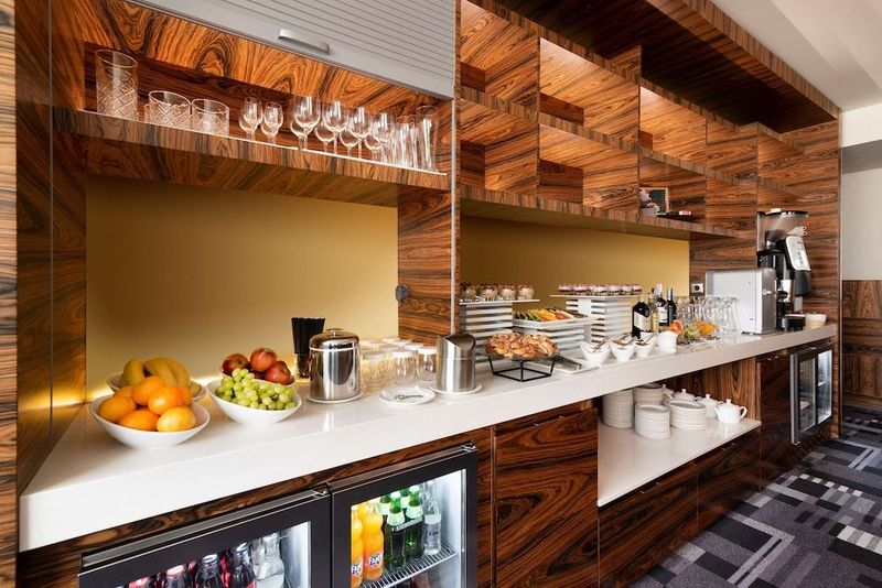DoubleTree by Hilton Krakow Hotel & Convention Center - Image 9