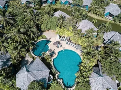 Peace Laguna Resort