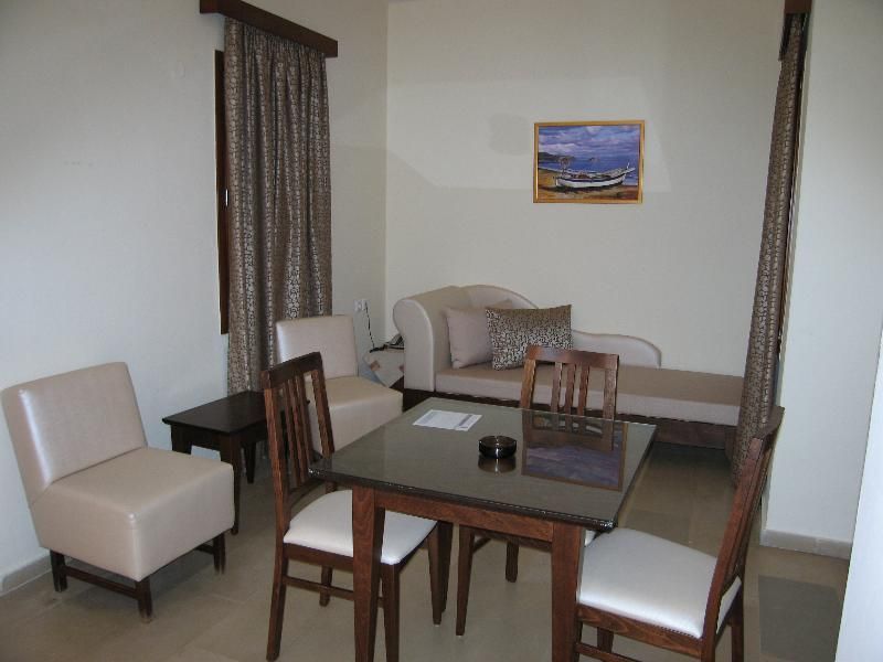 Blue Sea Hotel Apartments - Image 10