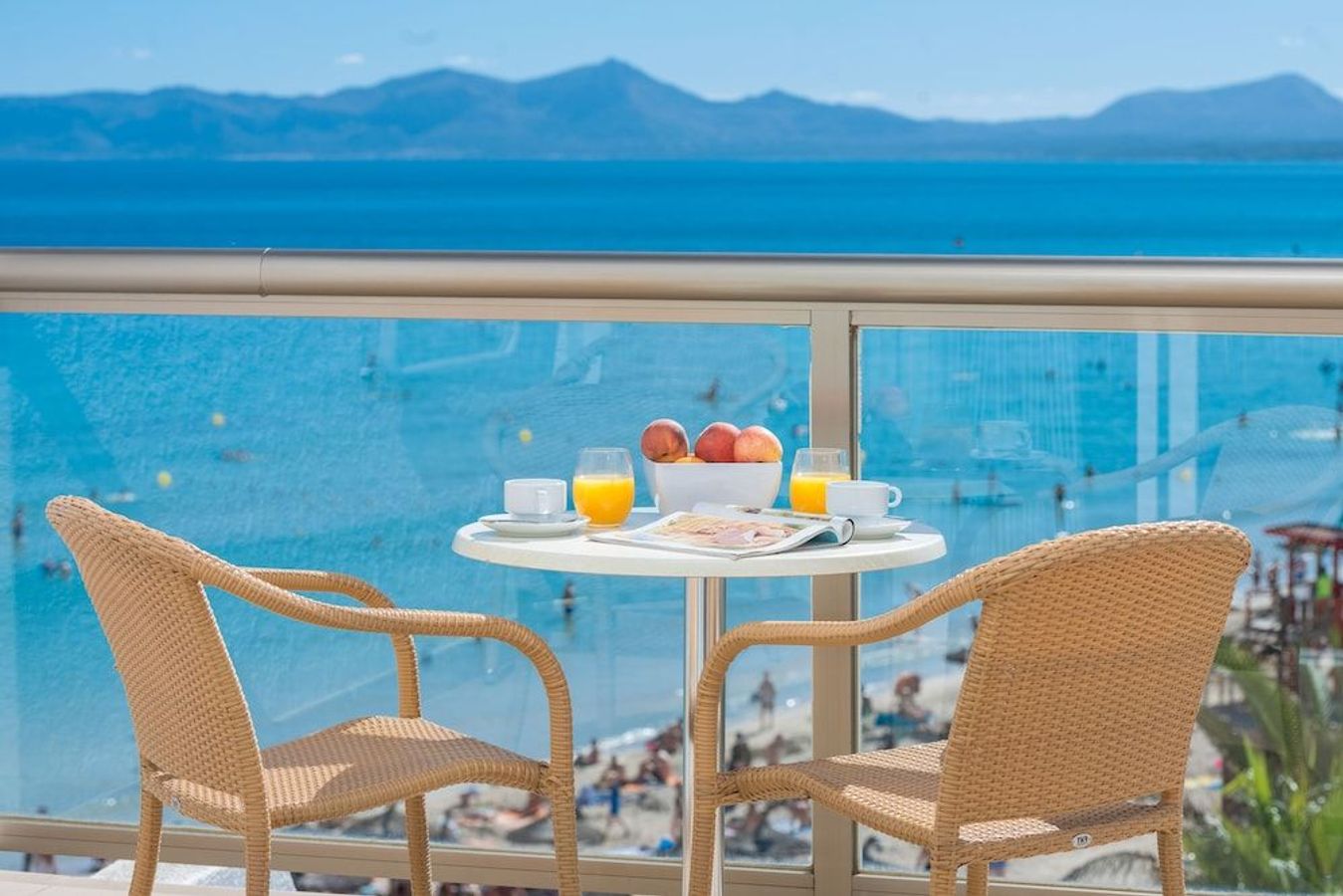 Aparthotel Ses Fotges tilbyder ferielejligheder med balkon og udsigt i Alcudia på Mallorca.
